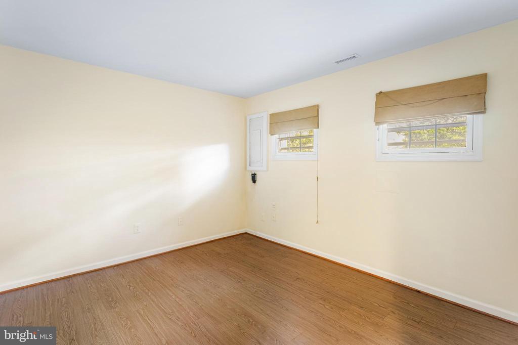 1 GROVE RIDGE COURT 65