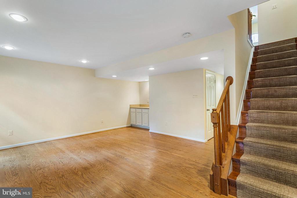 1 GROVE RIDGE COURT 65