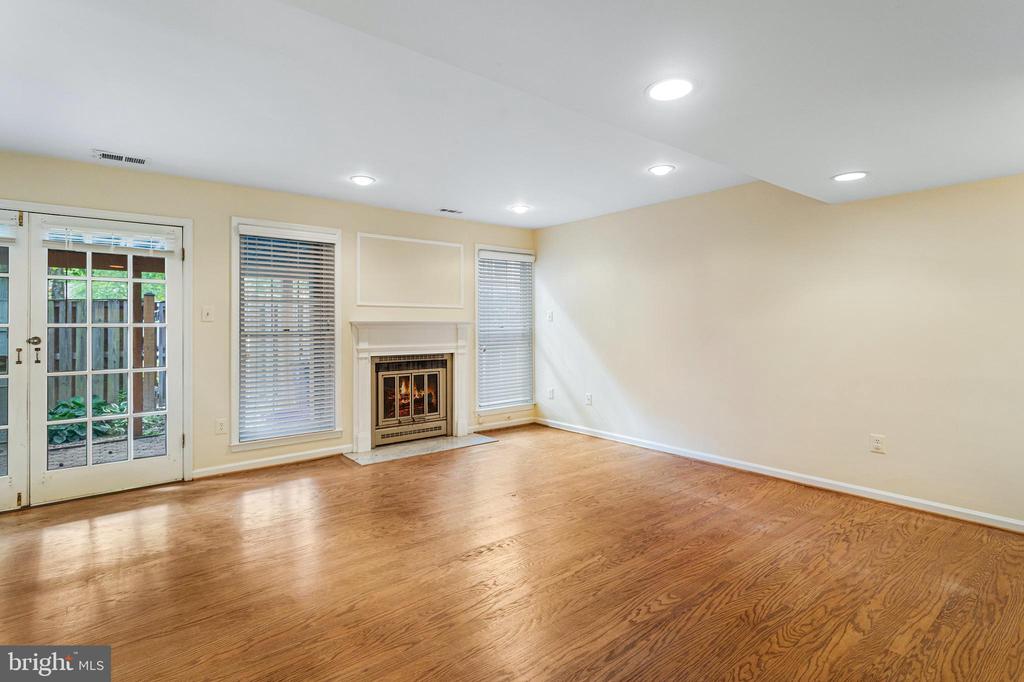 1 GROVE RIDGE COURT 65