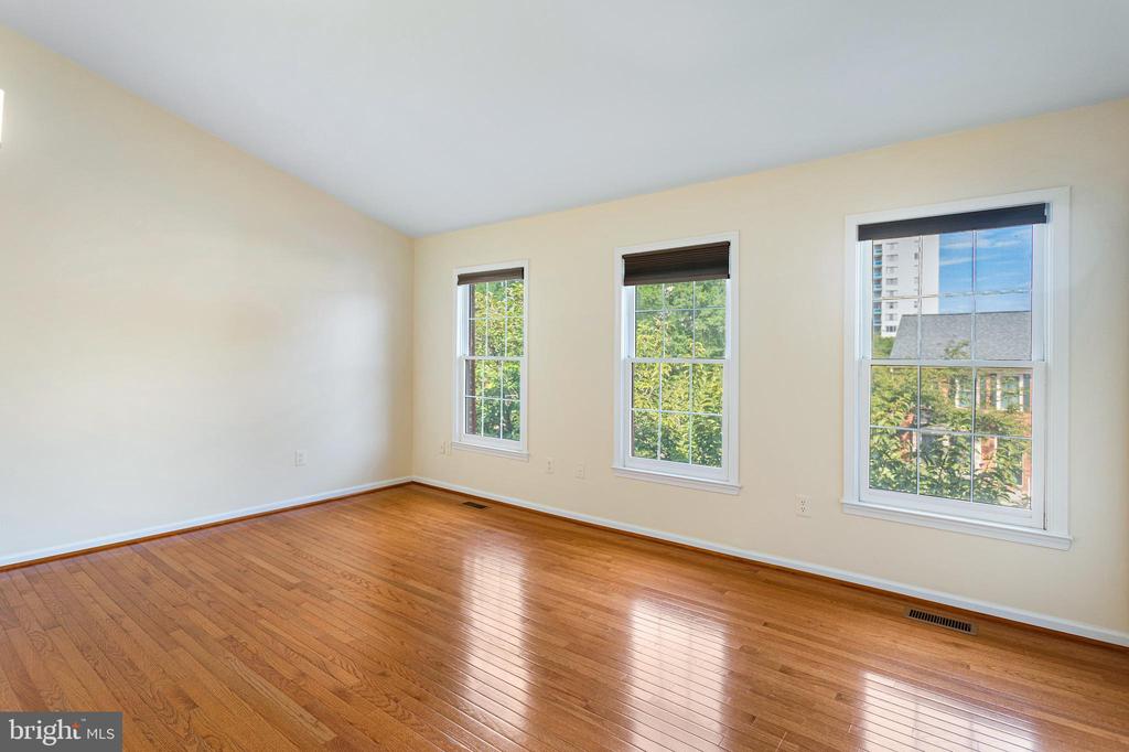 1 GROVE RIDGE COURT 65