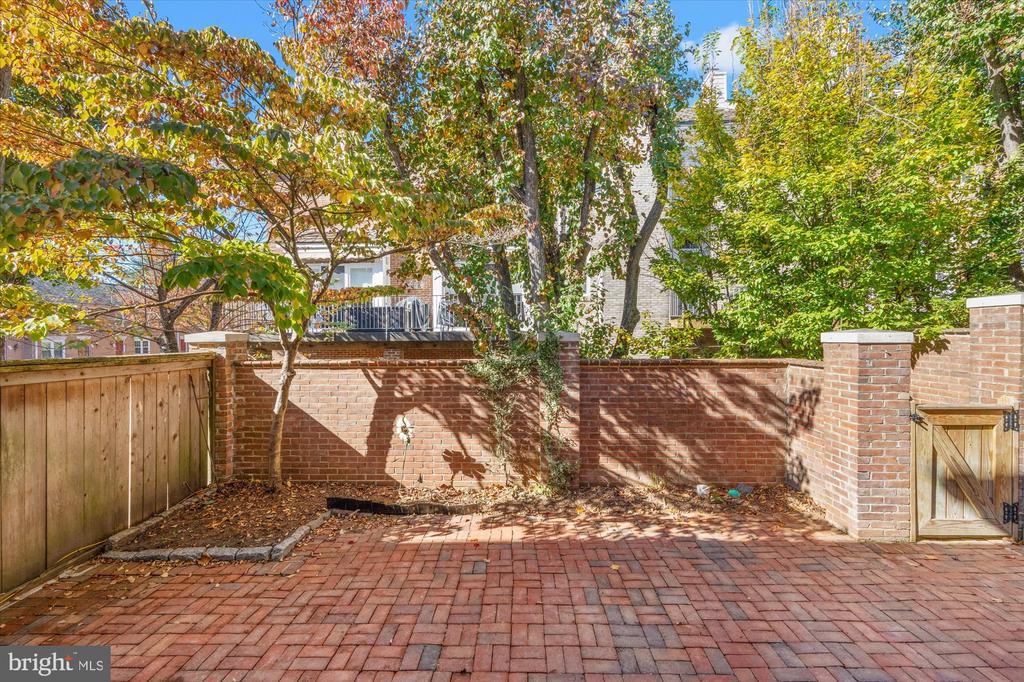 8023 Quarry Ridge Way