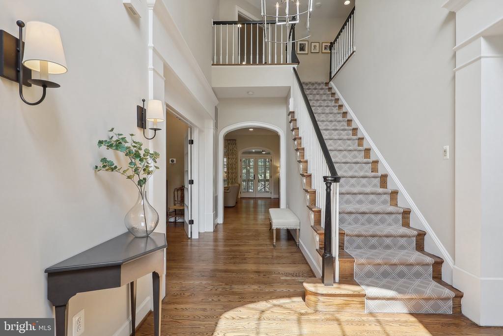 35 SANDALFOOT COURT