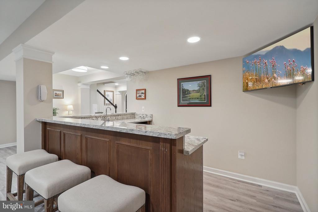 35 SANDALFOOT COURT