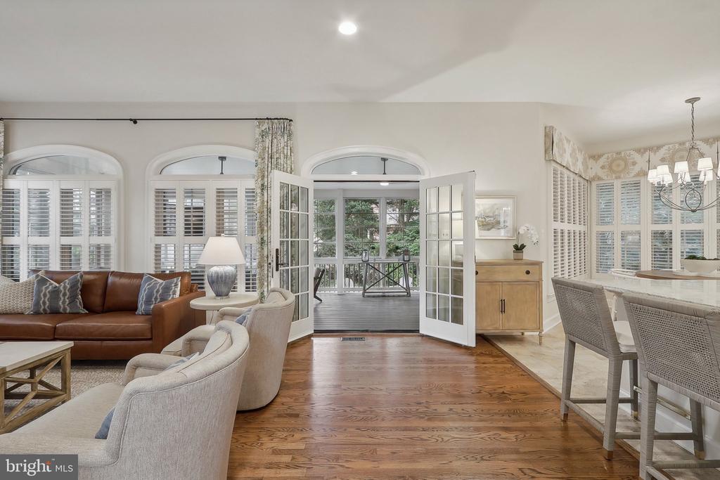 35 SANDALFOOT COURT