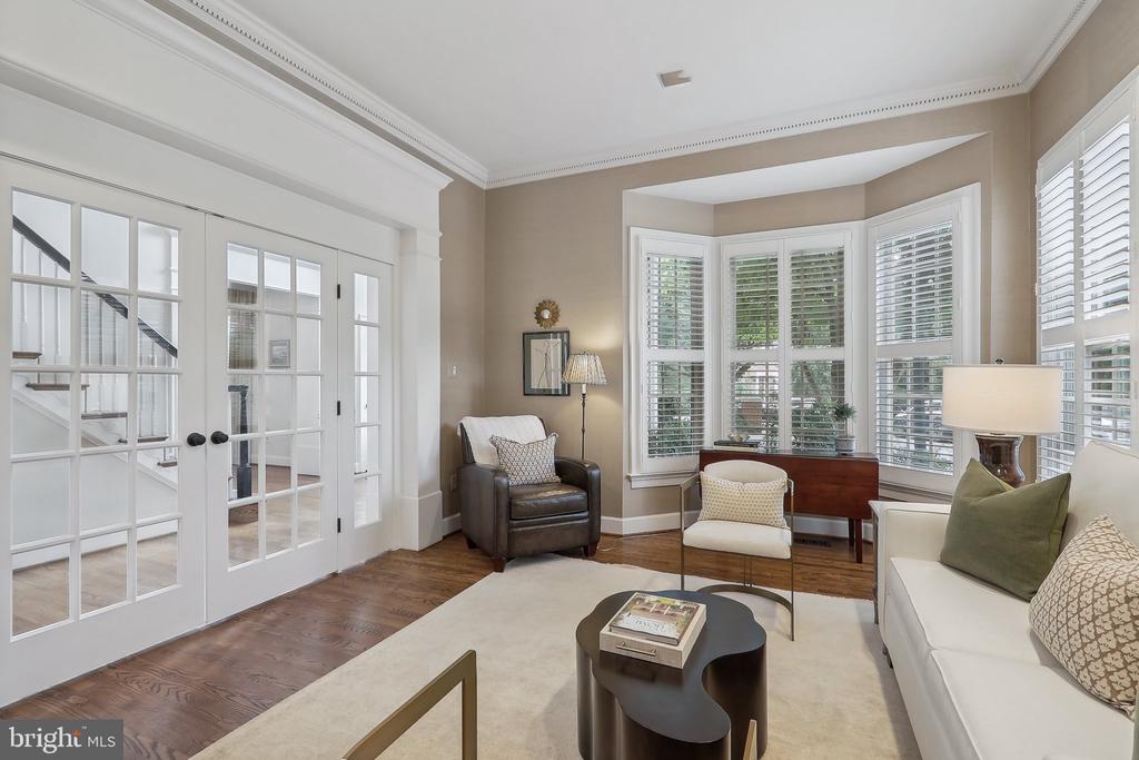 35 SANDALFOOT COURT