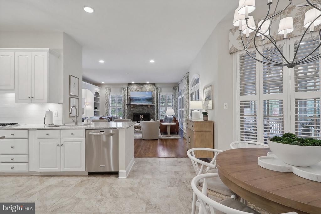 35 SANDALFOOT COURT