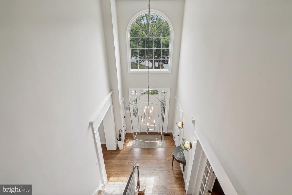 35 SANDALFOOT COURT