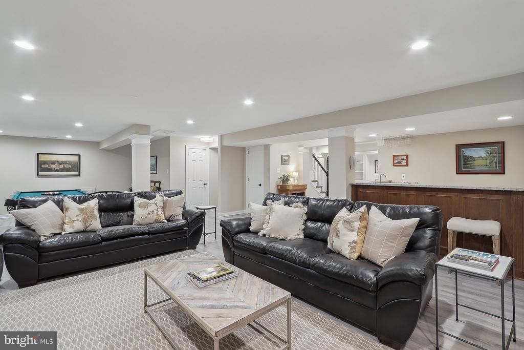 35 SANDALFOOT COURT
