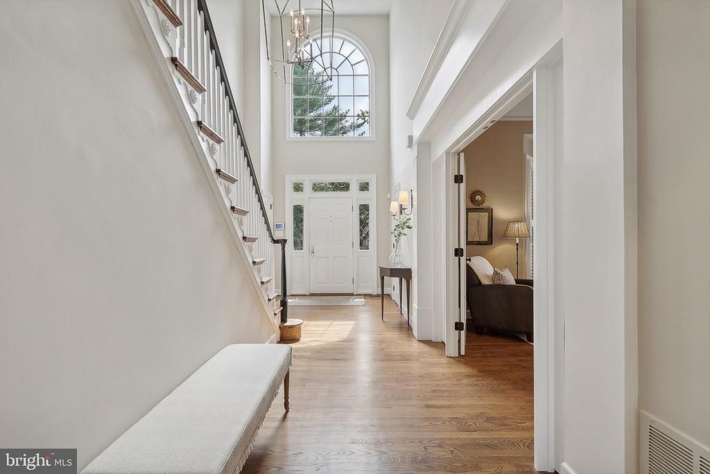 35 SANDALFOOT COURT