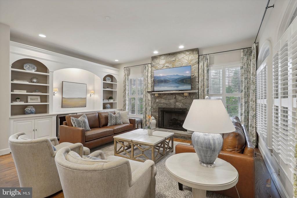 35 SANDALFOOT COURT