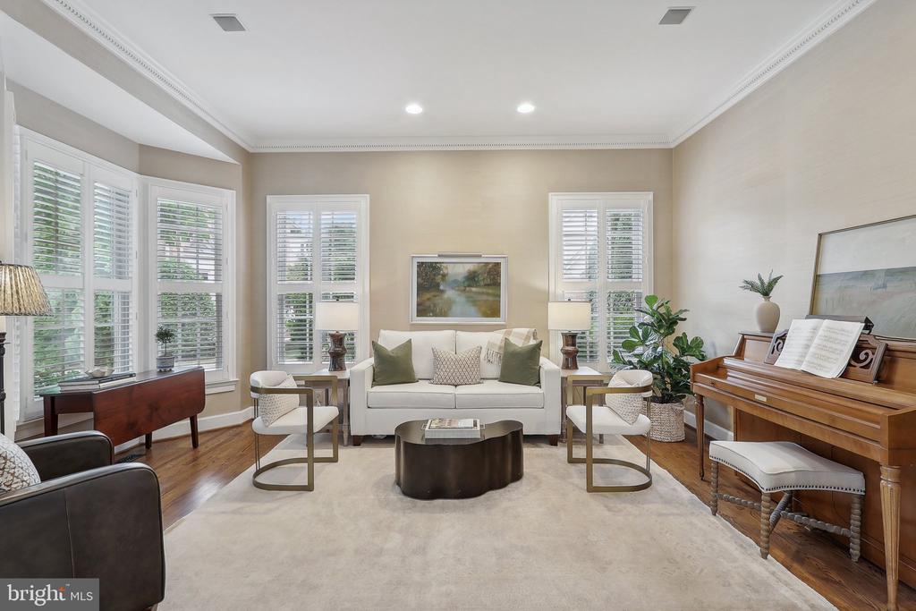 35 SANDALFOOT COURT