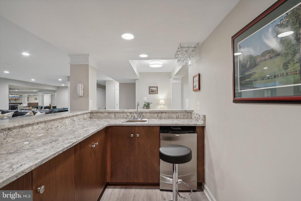 35 SANDALFOOT COURT