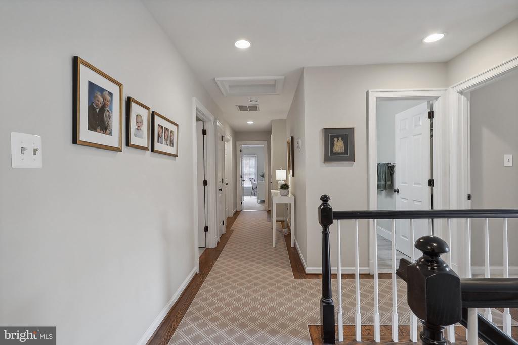 35 SANDALFOOT COURT