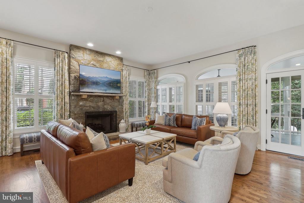 35 SANDALFOOT COURT