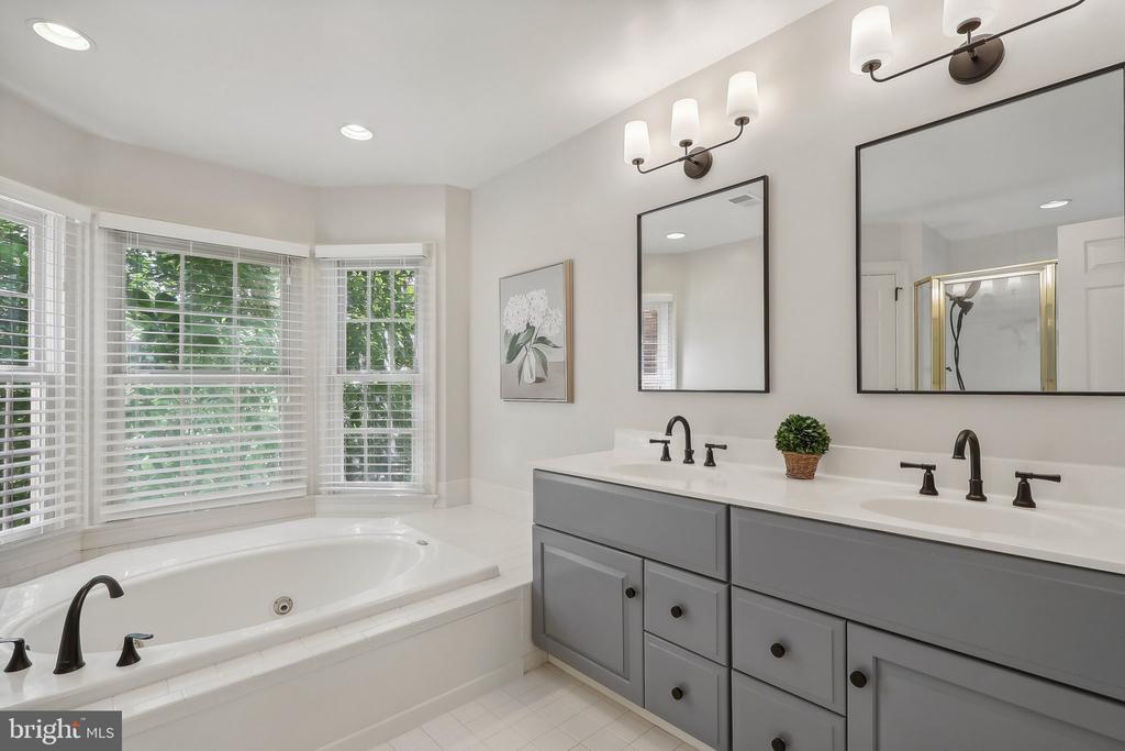 35 SANDALFOOT COURT