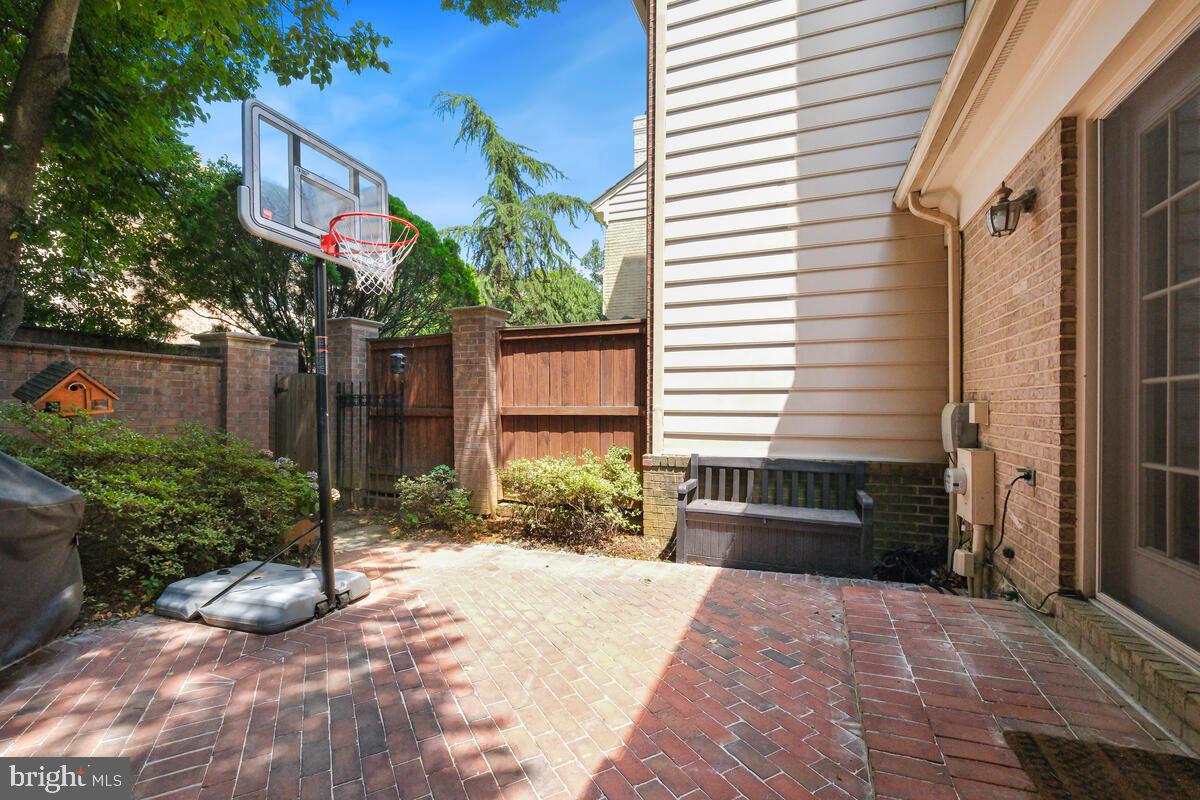 10788 Brewer House