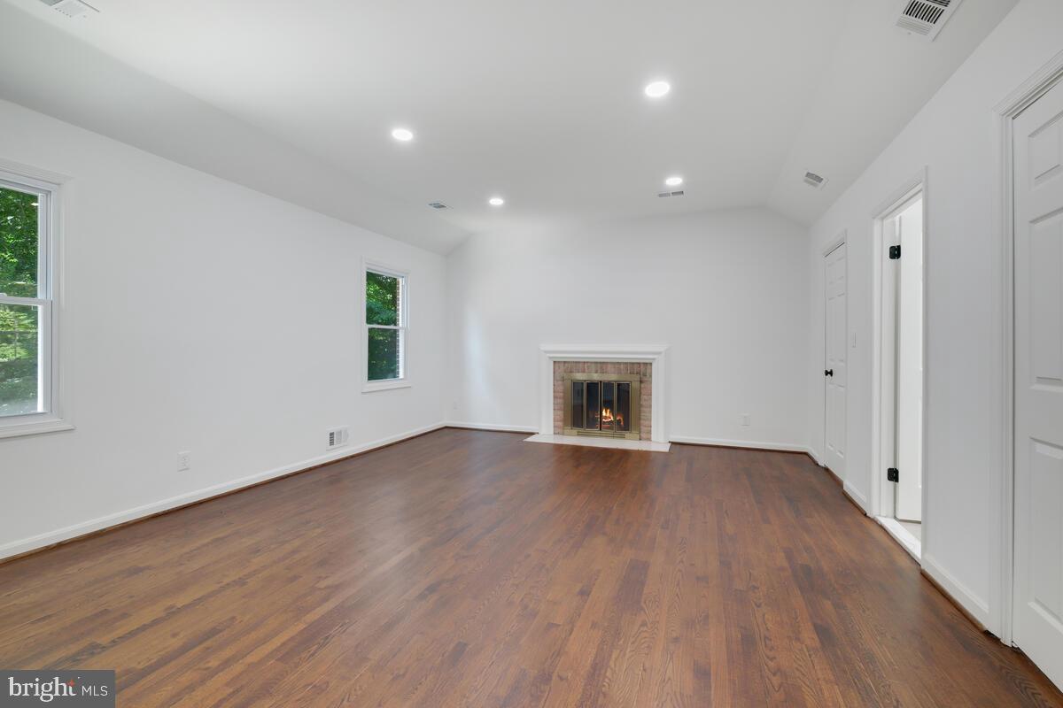 6609 Tilden Ln