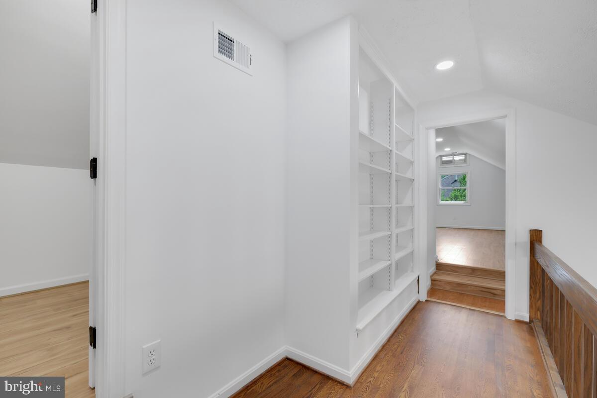 6609 Tilden Ln