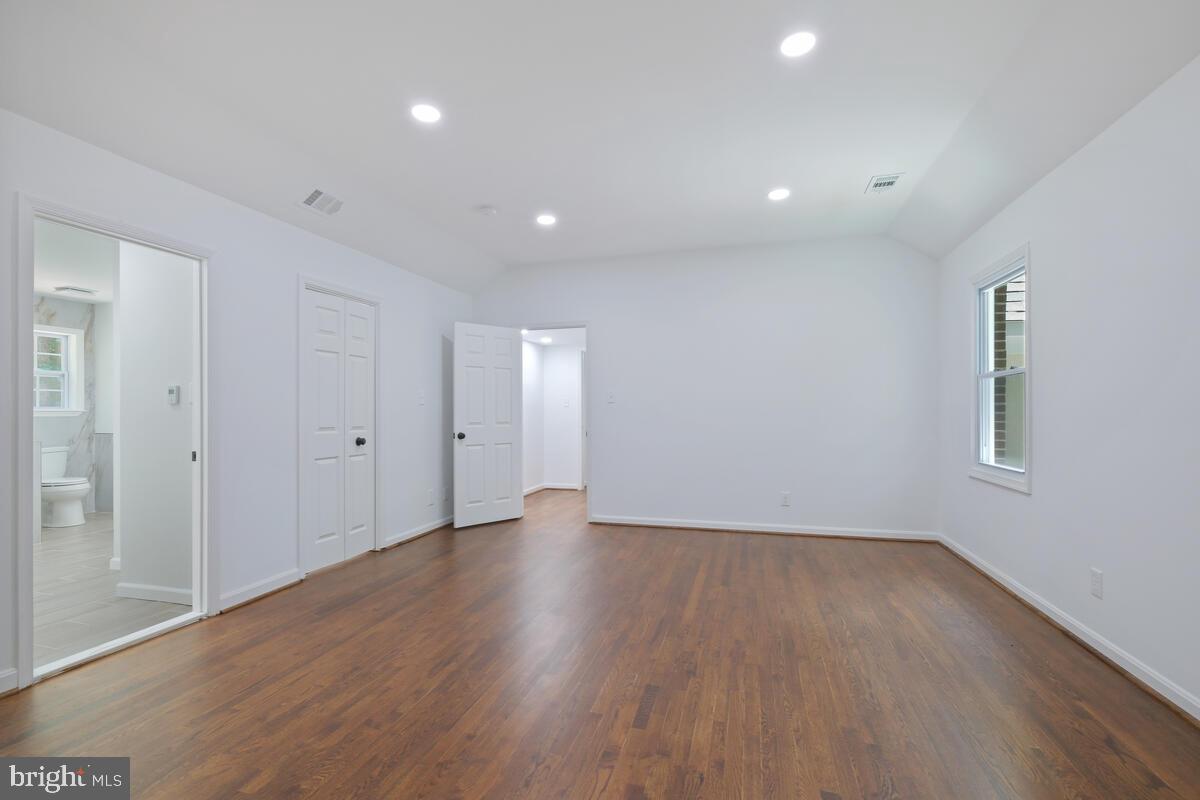 6609 Tilden Ln