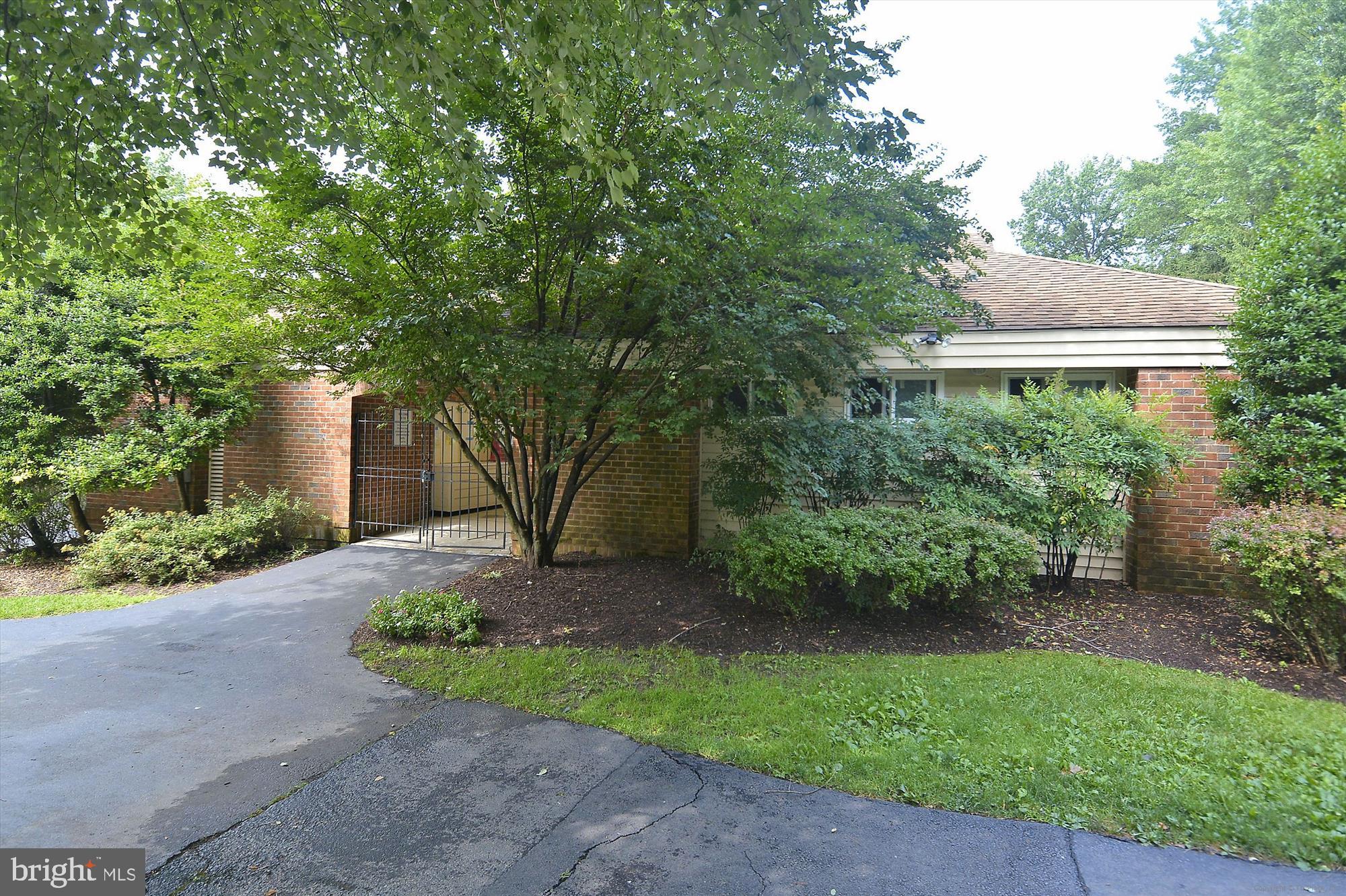 7768 Heatherton Ln