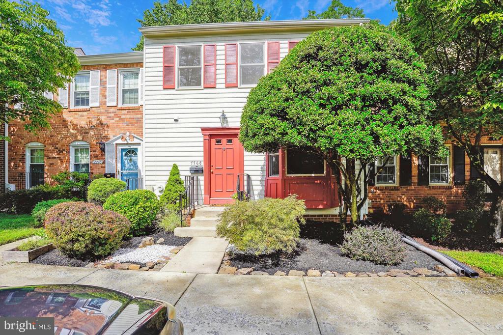 7768 Heatherton Ln