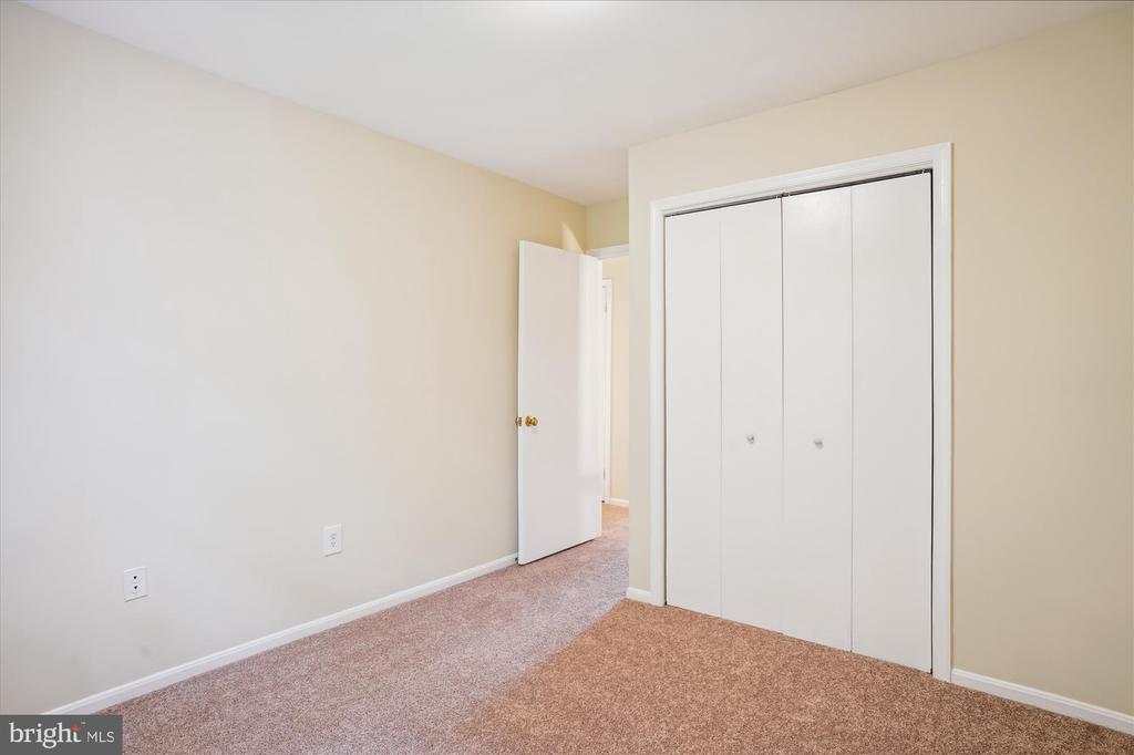 7768 Heatherton Ln