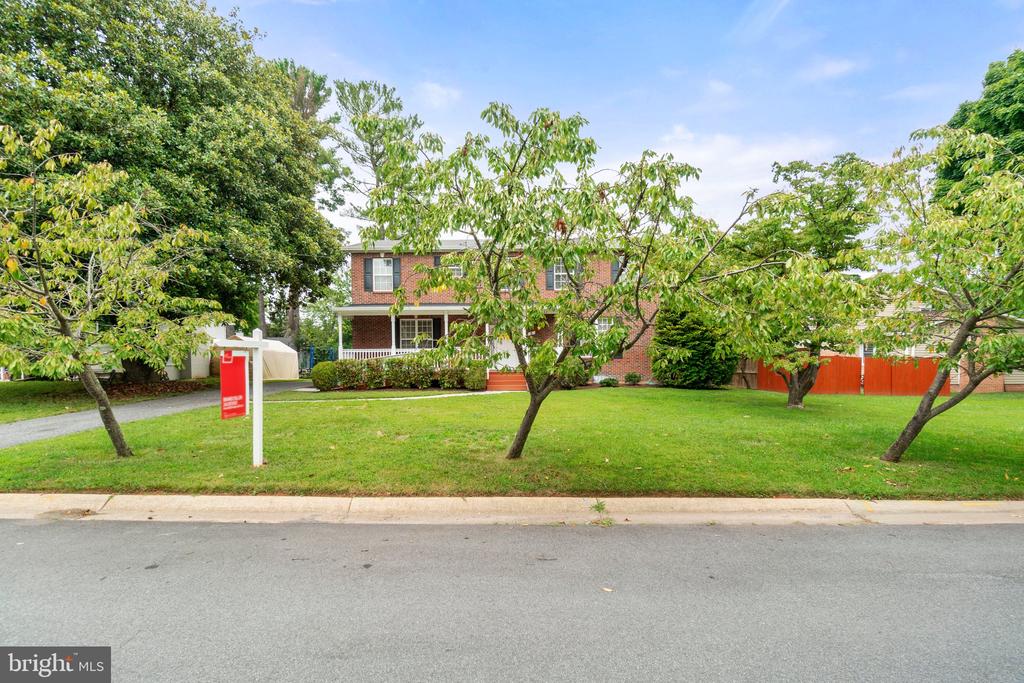 5 REDBUD COURT