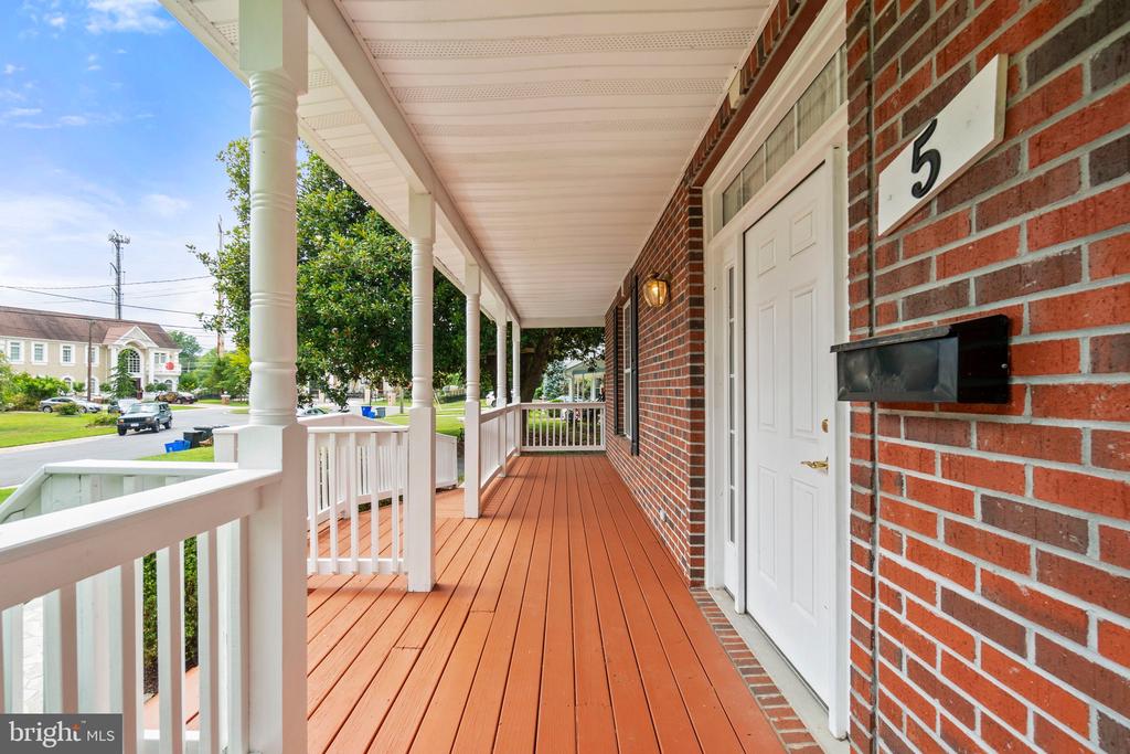 5 REDBUD COURT