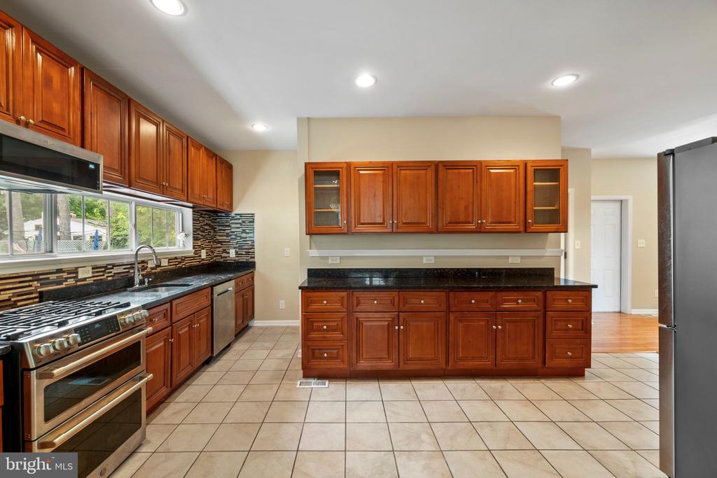 5 REDBUD COURT