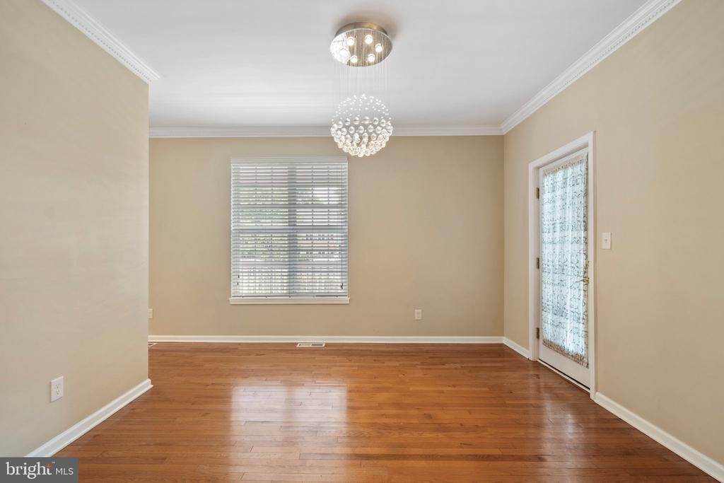 5 REDBUD COURT