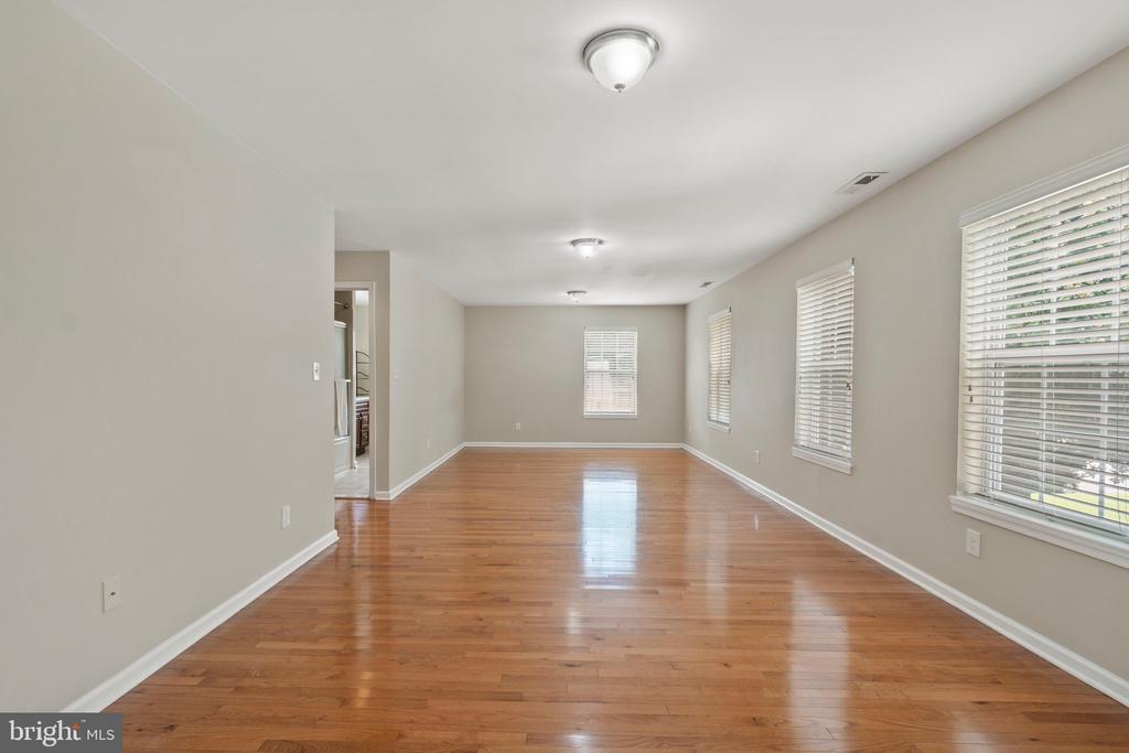 5 REDBUD COURT