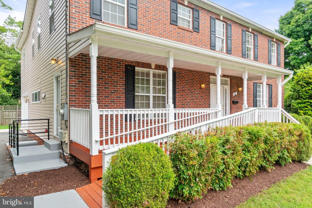 5 REDBUD COURT