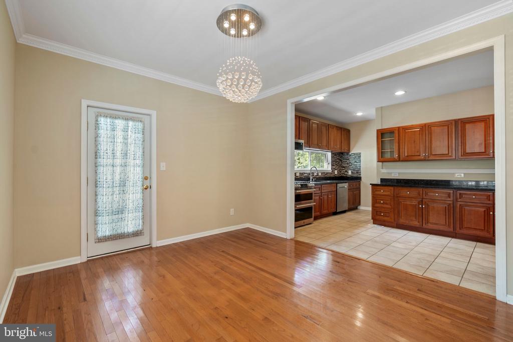 5 REDBUD COURT