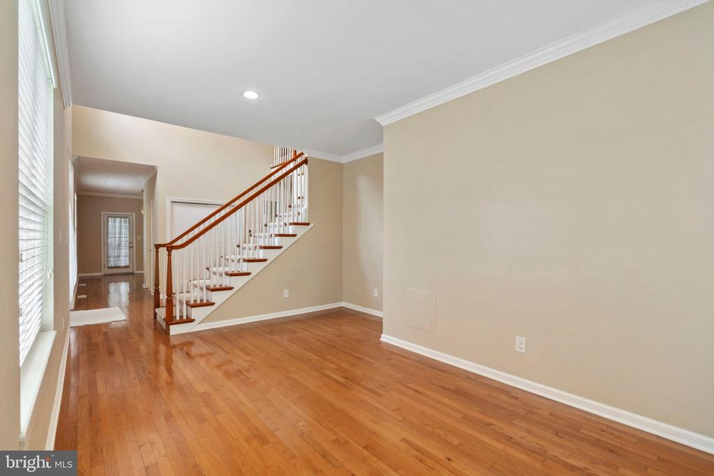 5 REDBUD COURT