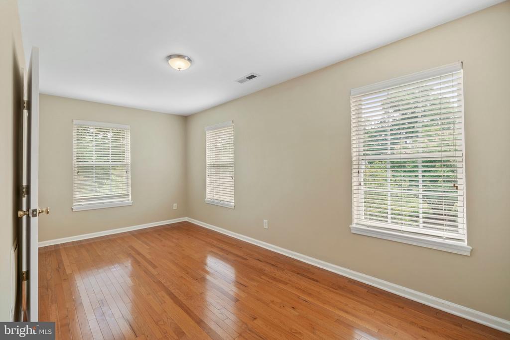 5 REDBUD COURT