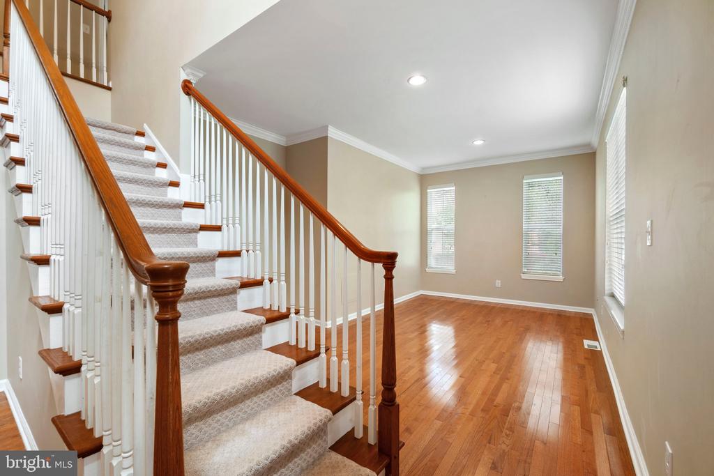 5 REDBUD COURT