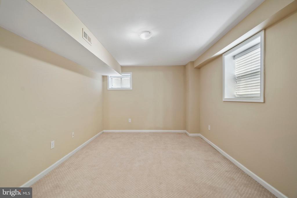 5 REDBUD COURT