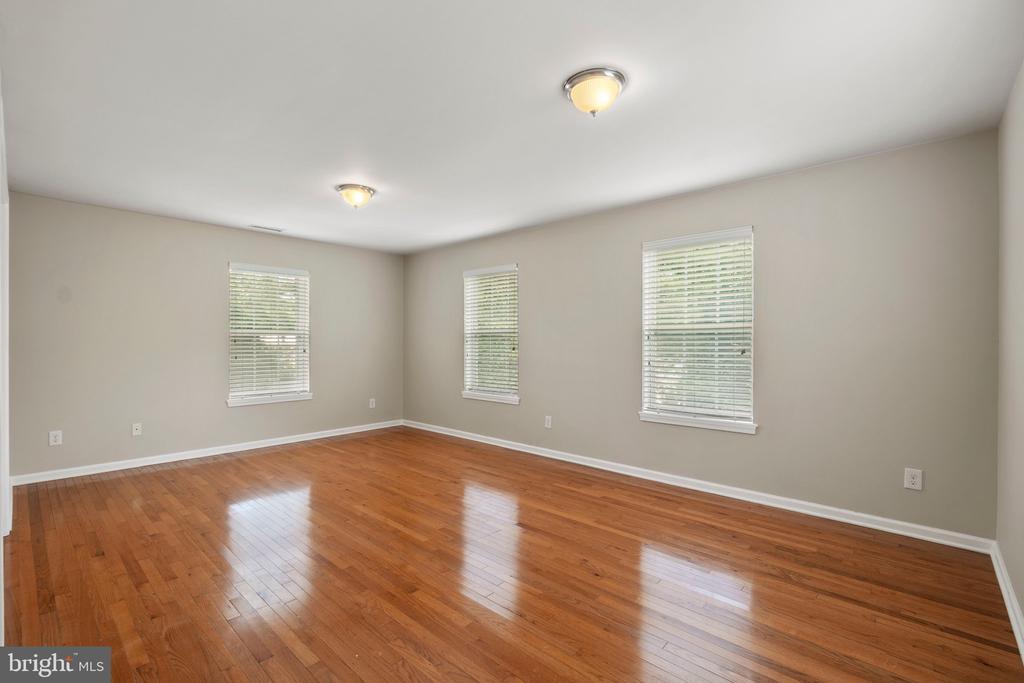 5 REDBUD COURT
