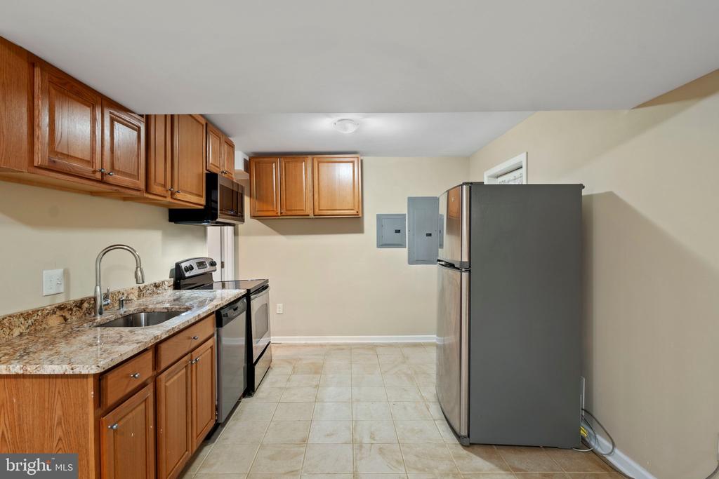 5 REDBUD COURT