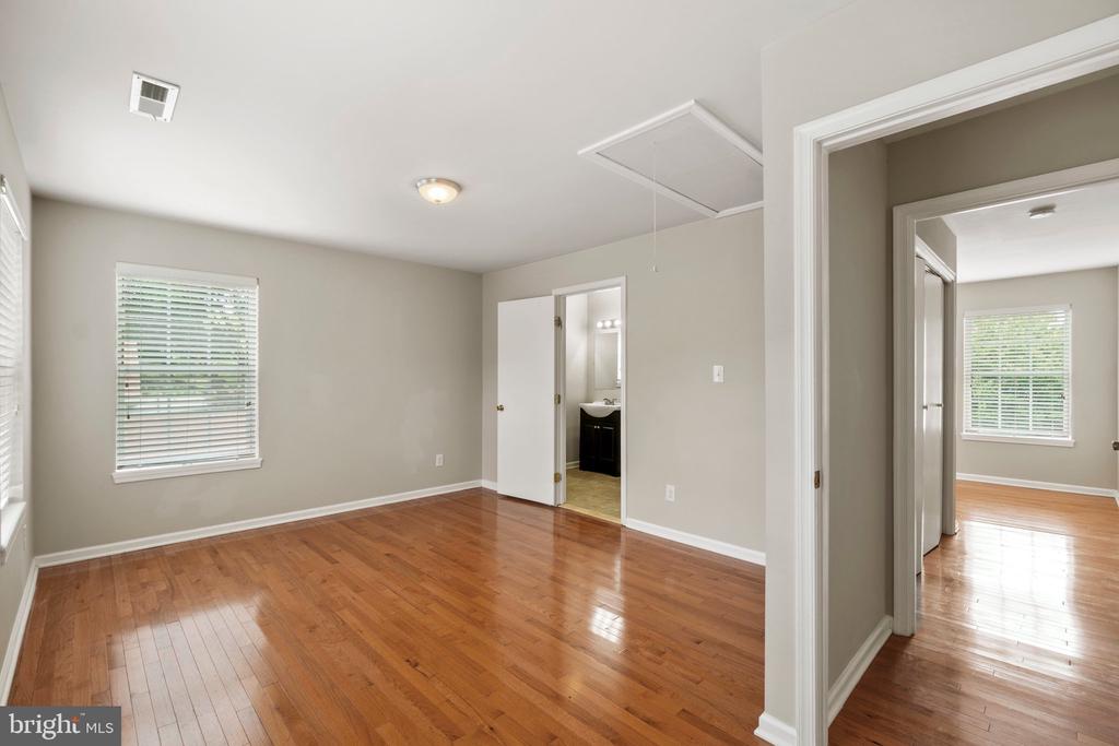 5 REDBUD COURT