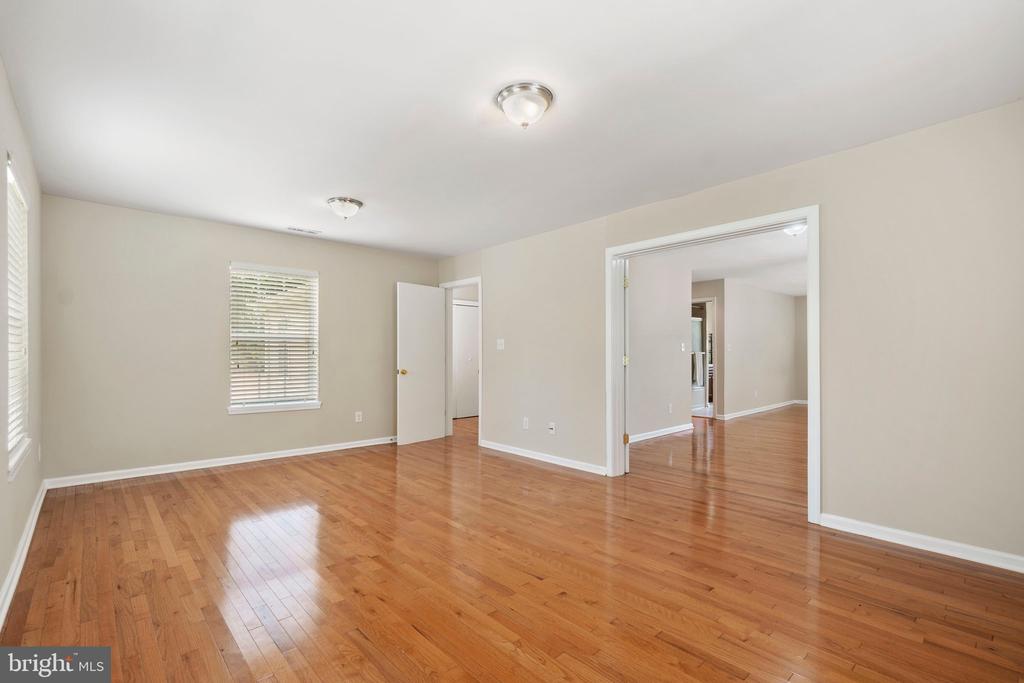 5 REDBUD COURT