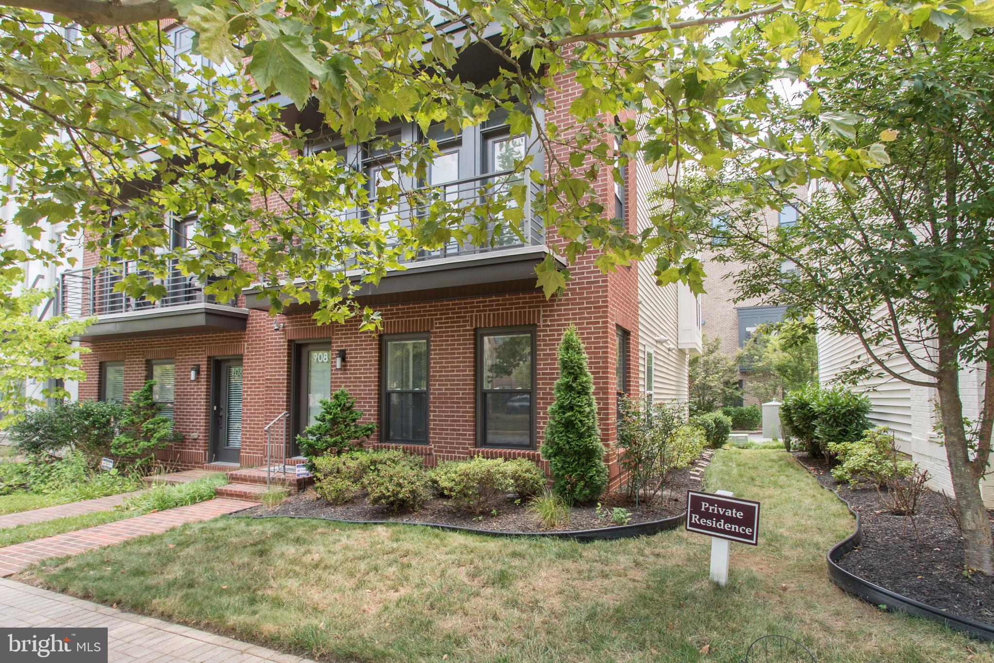 908 KING FARM BOULEVARD