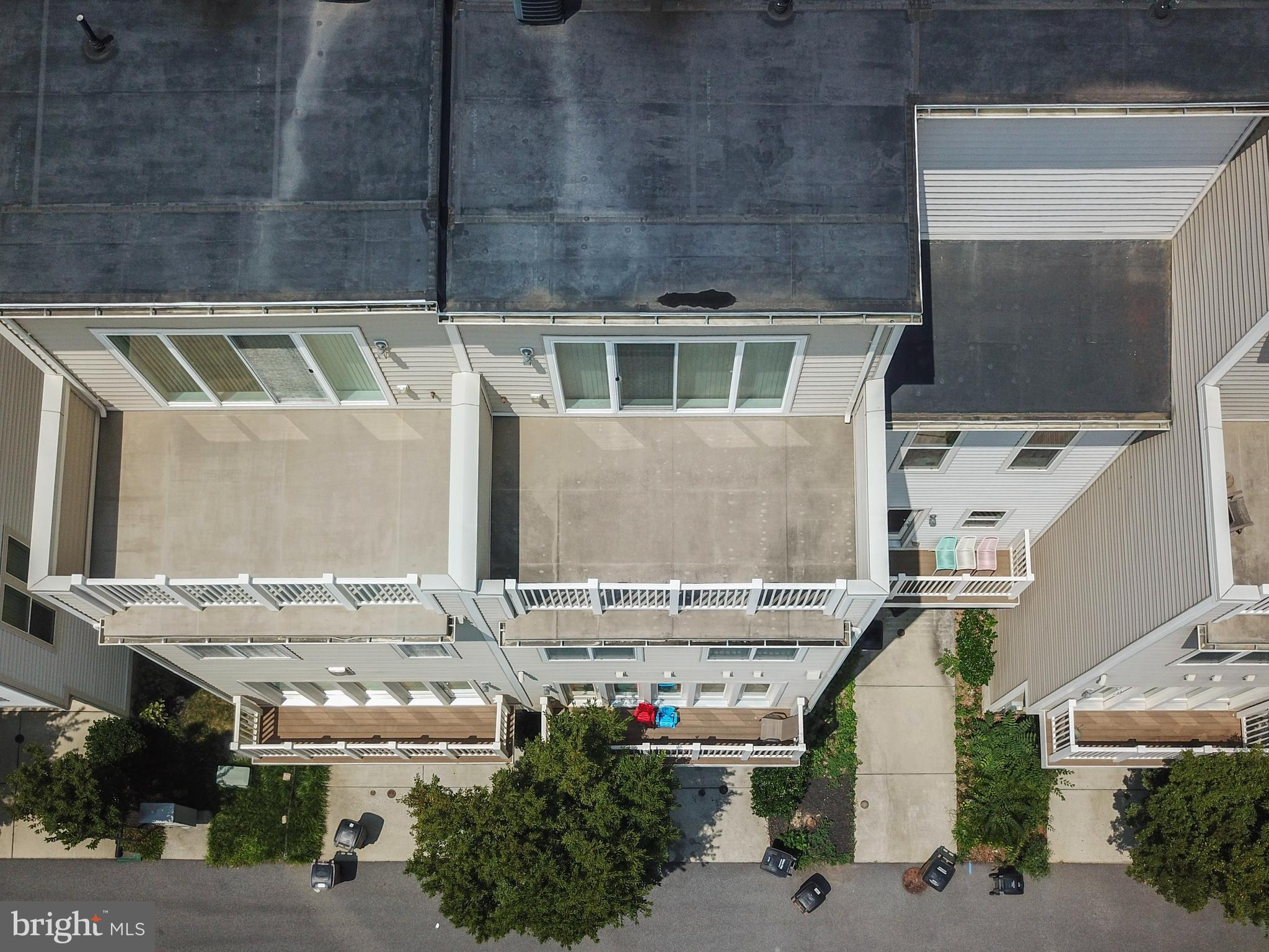 908 KING FARM BOULEVARD