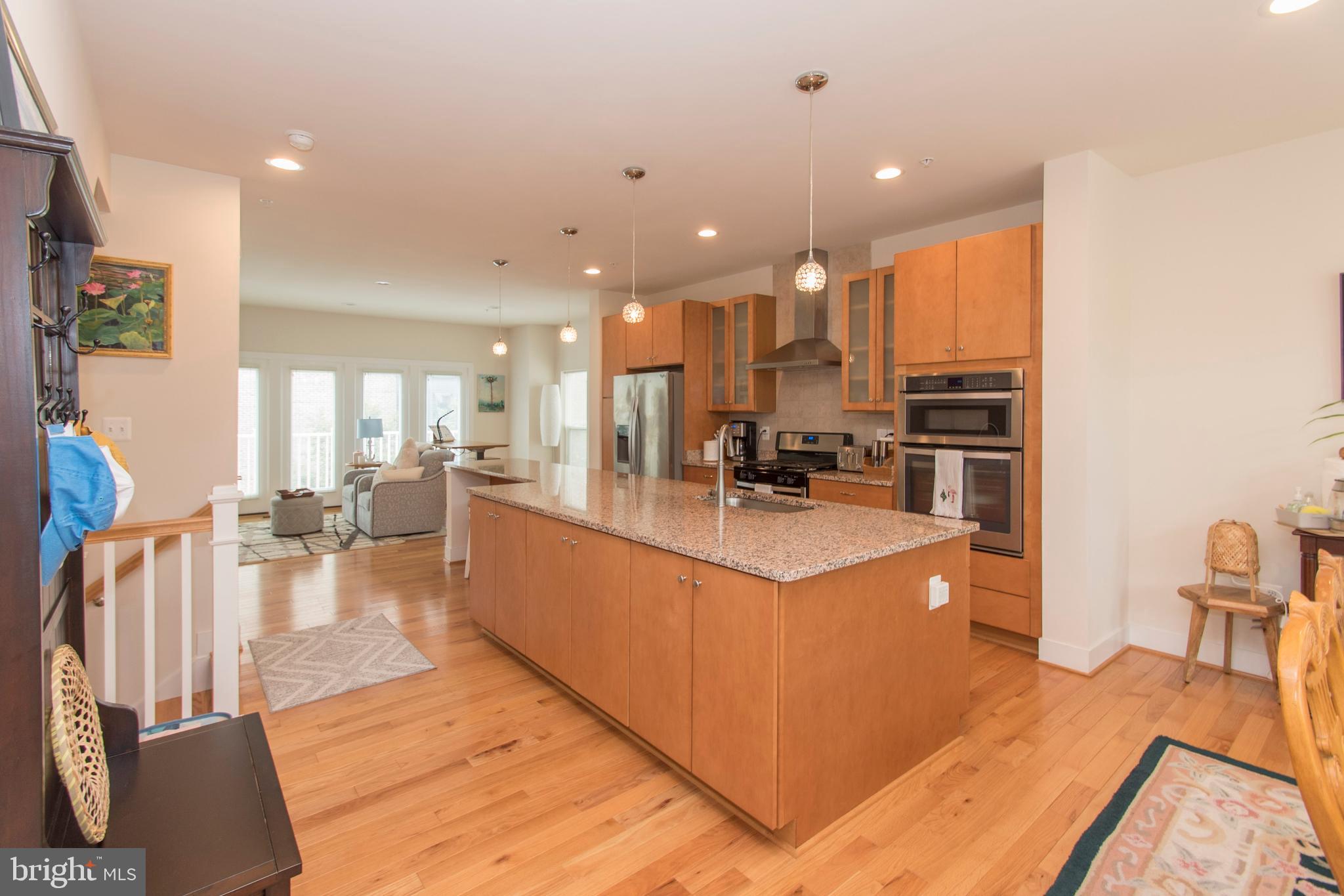 908 KING FARM BOULEVARD