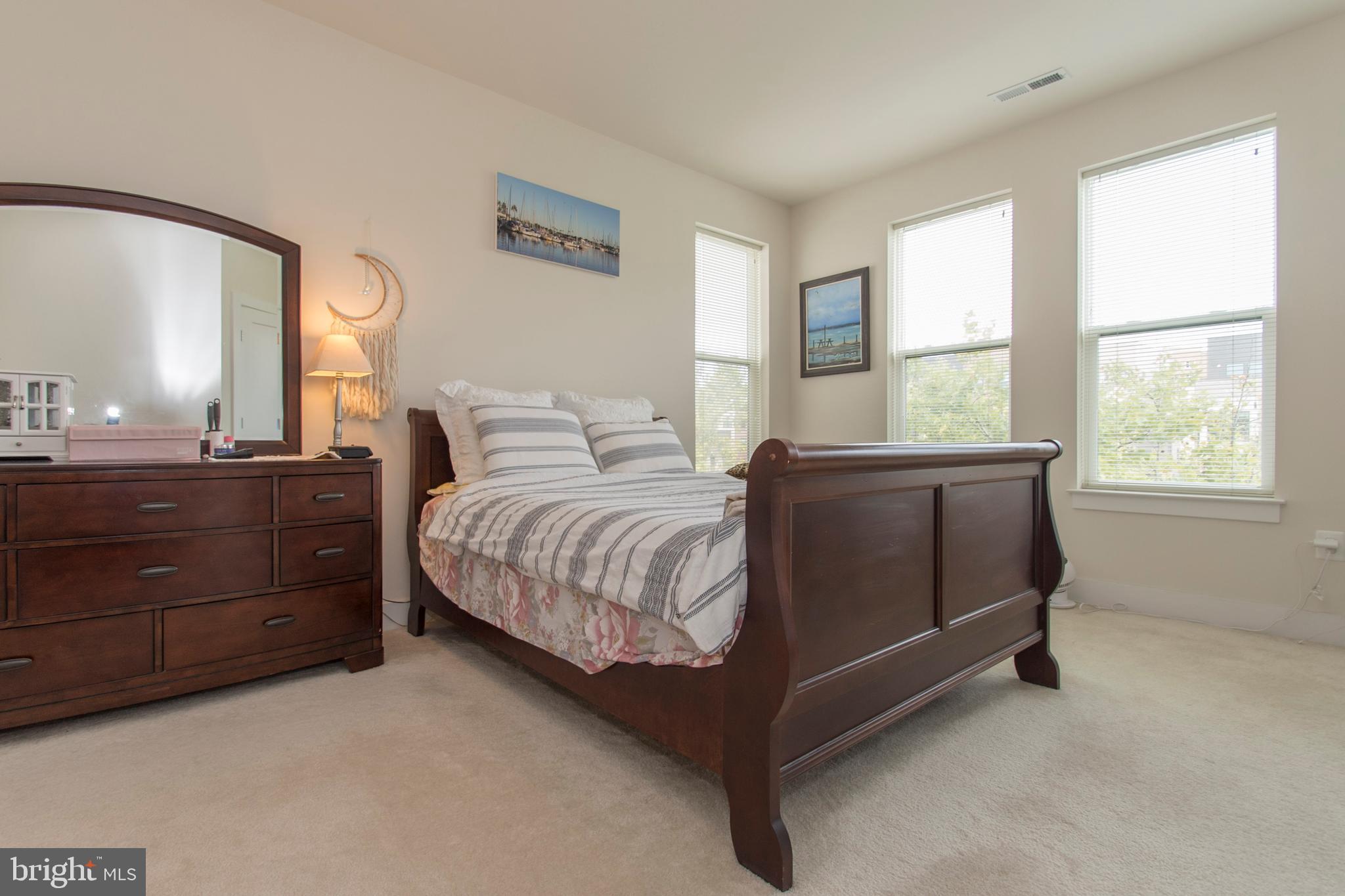 908 KING FARM BOULEVARD