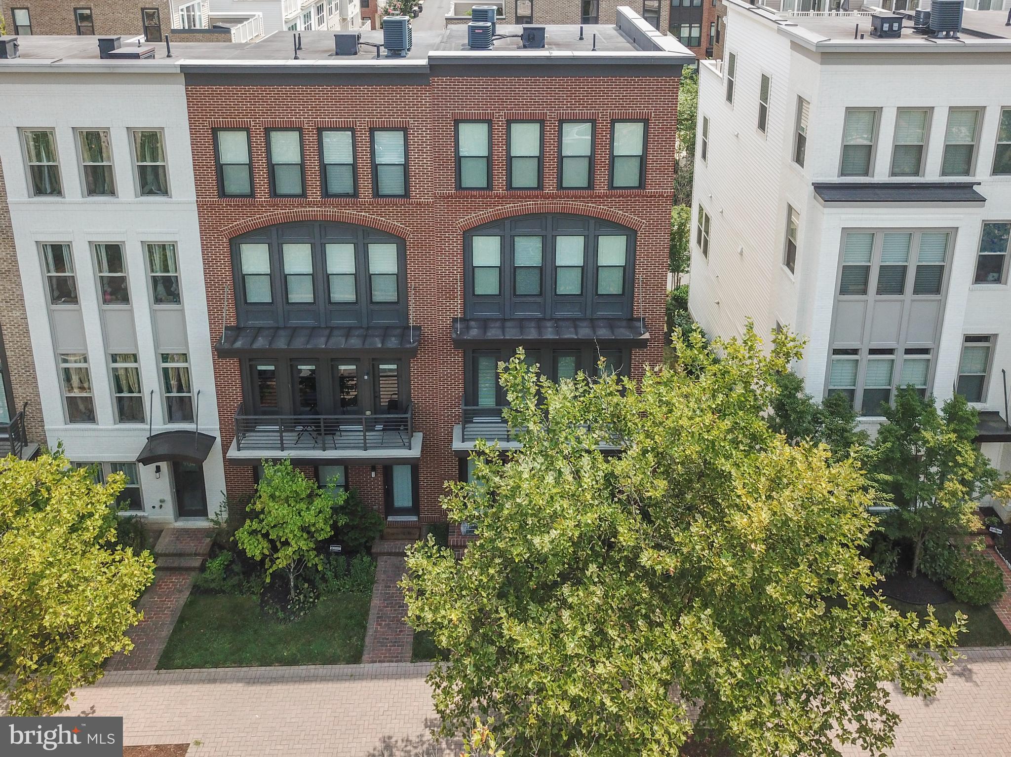 908 KING FARM BOULEVARD