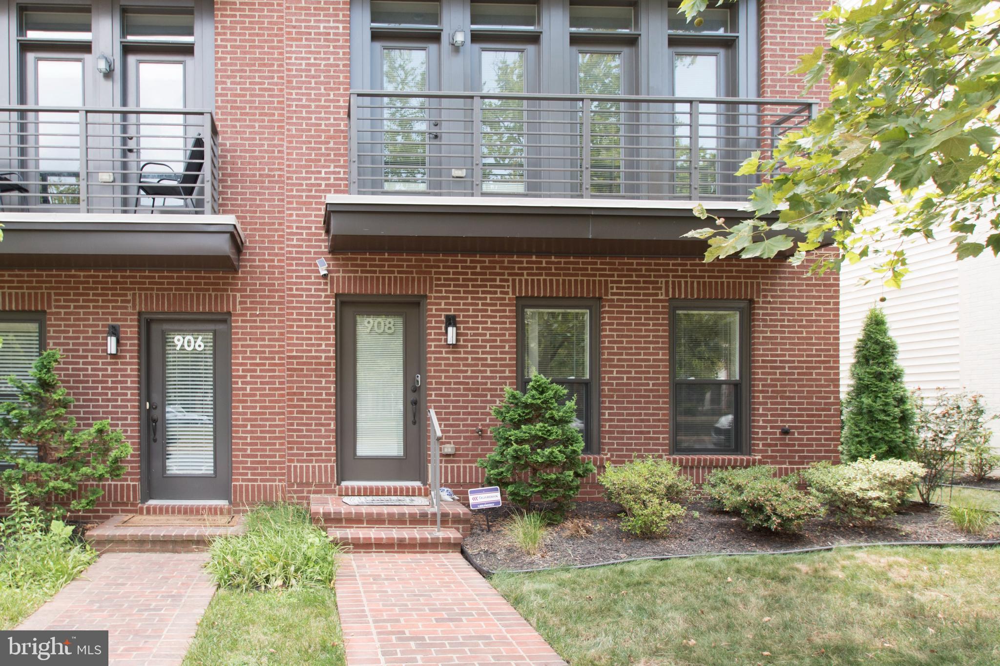 908 KING FARM BOULEVARD