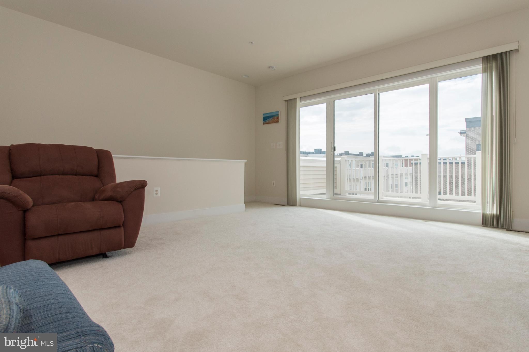 908 KING FARM BOULEVARD