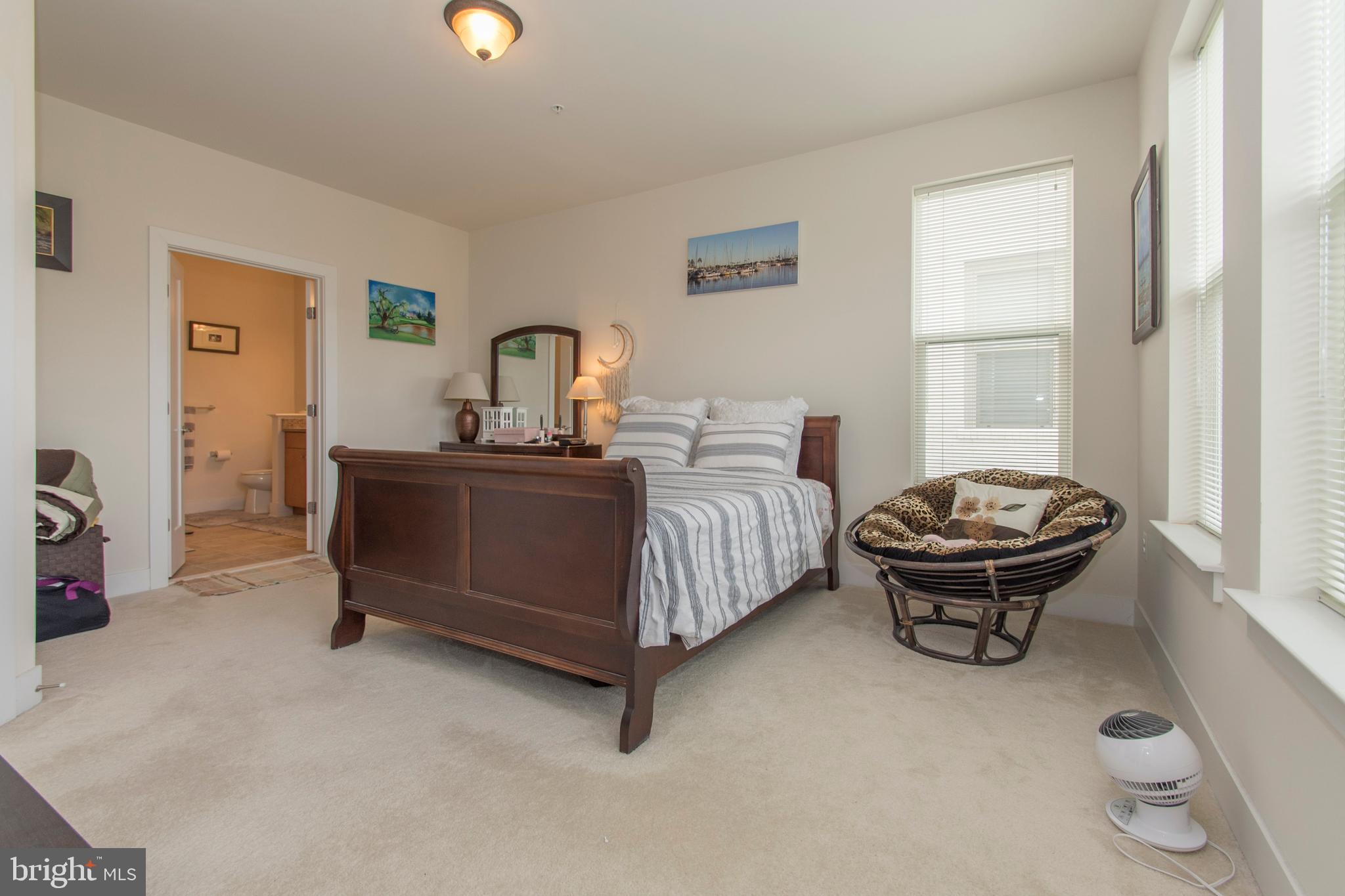 908 KING FARM BOULEVARD