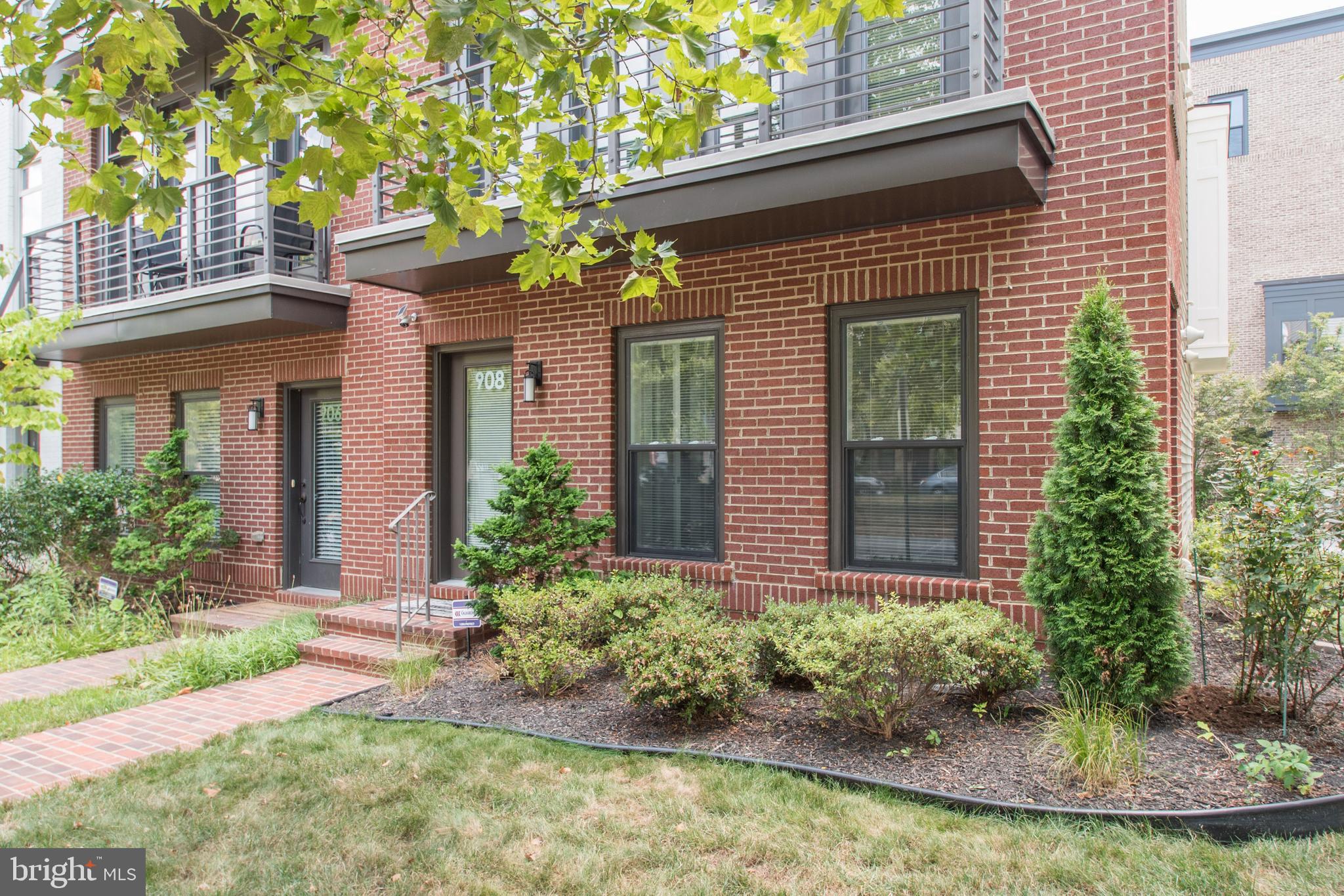 908 KING FARM BOULEVARD